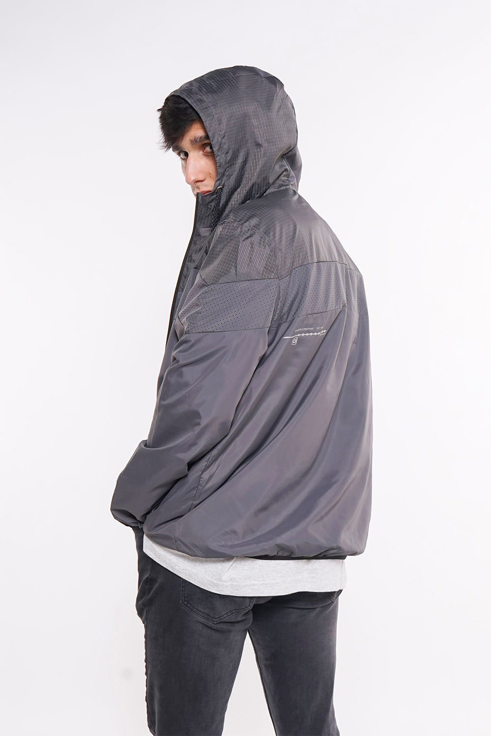 Cortaviento Basic Gris Gangster